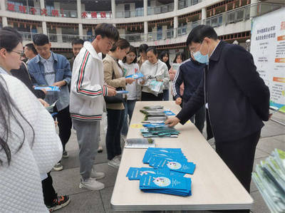 貴州健康職業學院開展食品衛生安全與傳染病預防知識宣傳活動，提供專業食品安全與營養咨詢服務